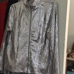 Stunning silver top XL